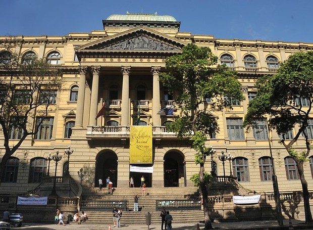 A Biblioteca Nacional do Rio de Janeiro é considerada pela UNESCO uma das dez maiores bibliotecas nacionais do mundo e a maior da América Latina (Foto: Wikimedia Commons)