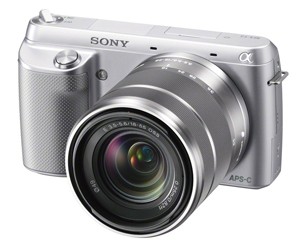 Sony NEX-F3 disponível nas cores prata e preto (Foto: Divulgação/Sony)