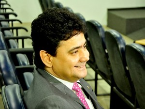 O ex-secretário de estado Éder Moraes durante sessão da CPI das obras da Copa, na Assembleia Legislativa. (Foto: Renê Dióz / G1)
