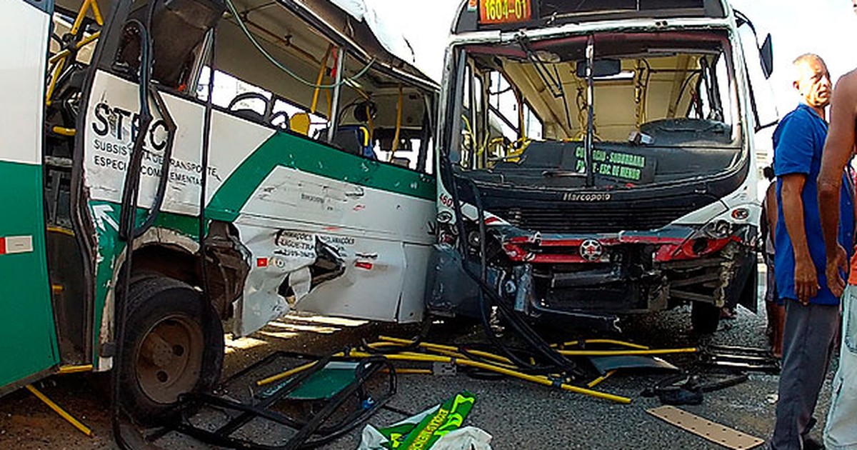 G Batida Entre Nibus E Micro Nibus Deixa Feridos Na Avenida