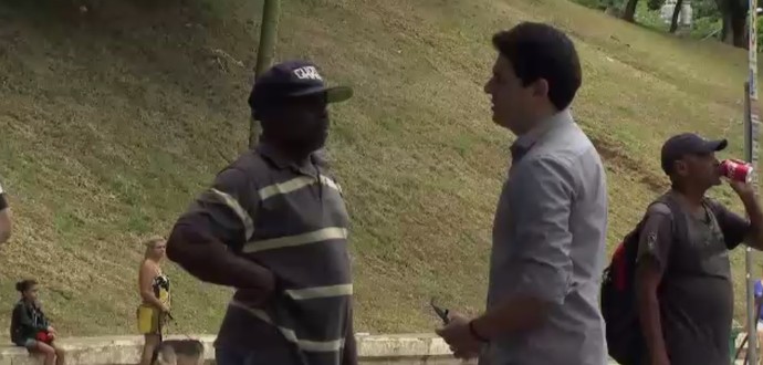 Cambista explica lucro e parceria com bilheteria do Pacaembu: 