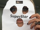 Fernanda Lima improvisa máscara nos bastidores do ‘Superstar’