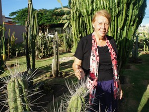 "Quando entro aqui, me sinto em outro mundo, no paraíso", diz Marlene Parzewski, a dona do jardim (Foto: Fabiula Wurmeister / G1)