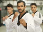 Atleta Marcos Gonçalves dá aula de taekwondo para modelos