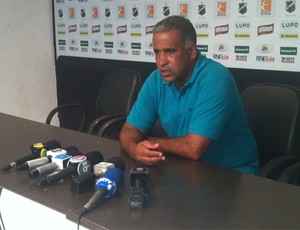 Treinador Ademir Fonseca está preocupado com o excesso de erros do ABC (Foto: Divulgação/Assessoria do ABC FC)