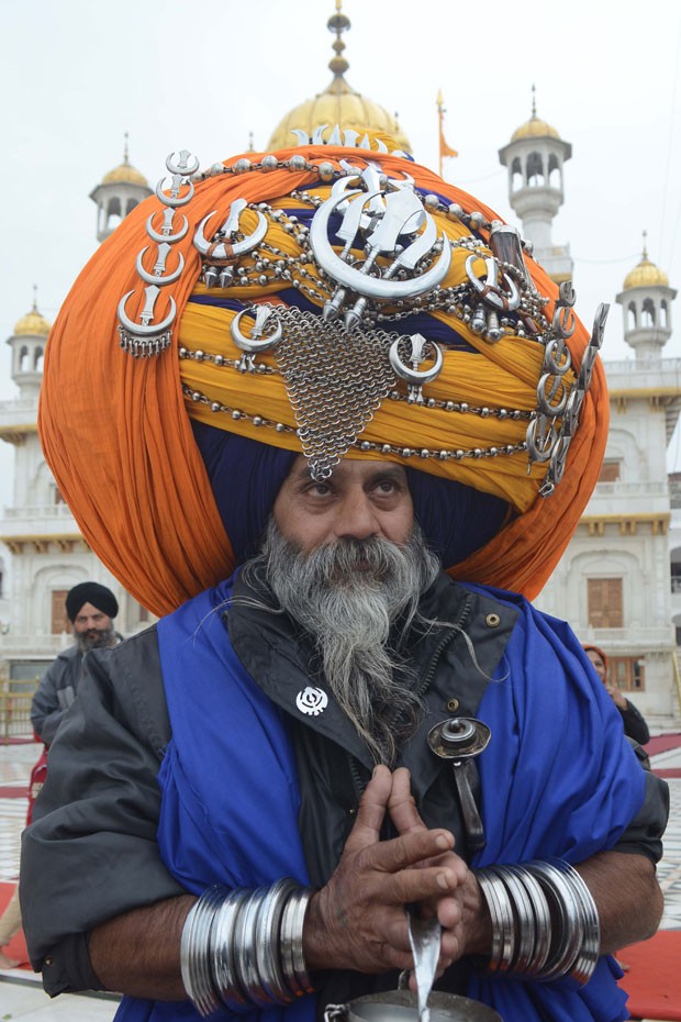 Baba Singh exibiu enorme turbante de 500 metros de comprimento (Foto: Narinder Nanu/AFP)