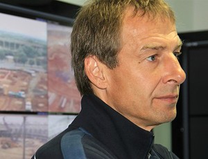 Klinsmann visita o Comitê Organizador da Copa, na Barra da Tijuca (Foto: Divulgação/Site Oficial da Fifa)