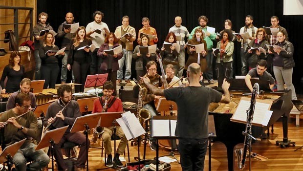 Coro da Camerata Antiqua de Curitiba convida Orquestra À Base de Sopro (Foto: Divulgação)