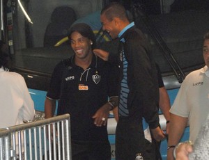 Ronaldinho na Arena do Grêmio (Foto: Léo Simonini)