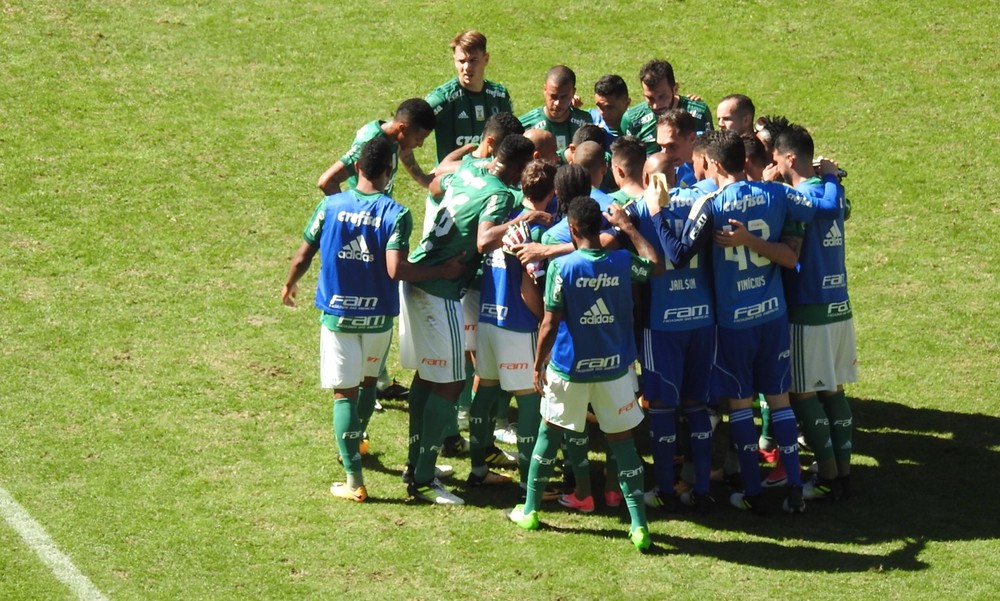 Após pressão, Palmeiras se fecha por tranquilidade e agradece apoio da torcida