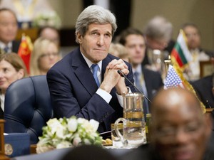 O secretário de Estado dos EUA, John Kerry, durante conferência de doadores para a Síria nesta quarta-feira (15) no Kuwait (Foto: Pablo Martinez Monsivais/AFP)