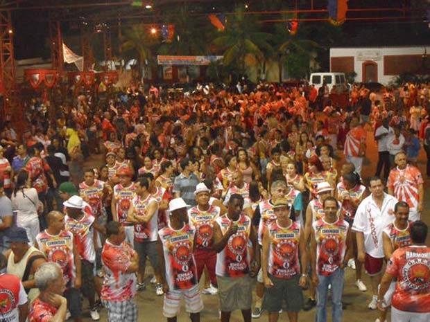 Viradouro procura homens altos para desfilar na Sapucaí (Foto: Mônica Marinho/ Departamento Cultural da Viradouro)
