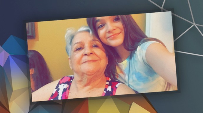 Mel Maia com a avó Helena em uma foto de família (Foto: Reprodução)