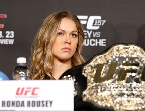 Ronda Rousey na coletiva do UFC (Foto: Divulgação / UFC)