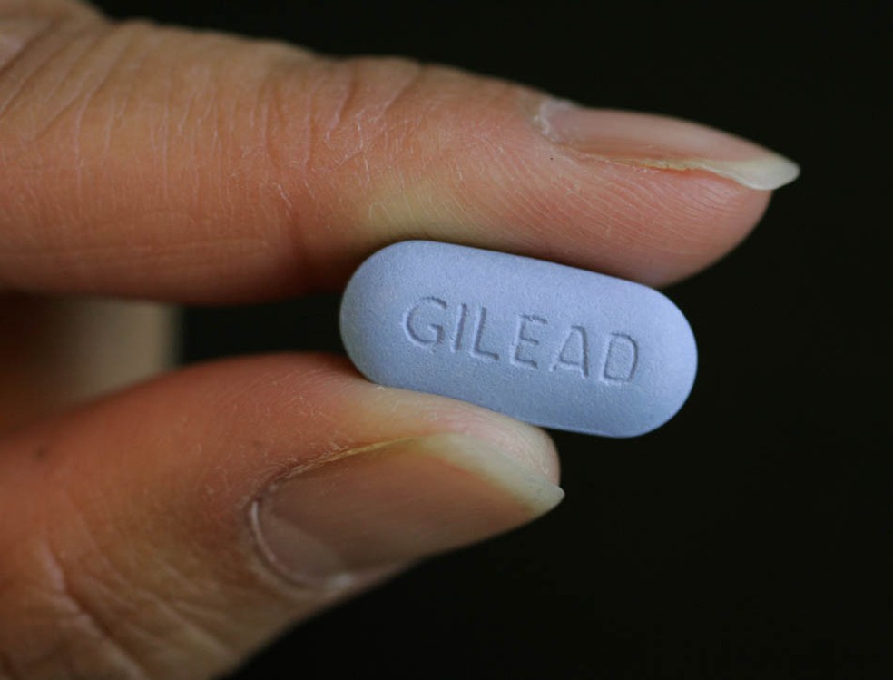 Pílula do medicamento Truvada, usado na profilaxia pré-exposição (PrEP) contra o HIV (Foto: Paul Sakuma/AP)