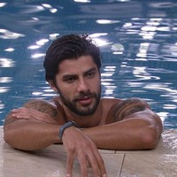 Últimas do BBB16 Renan critica comemoração de Ana Paula e Munik após