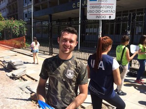 João Matheus Passos, 18 anos, achou tranquilo o tema da redação do vestibular da UFRGS (Foto: Estêvão Pires/G1)