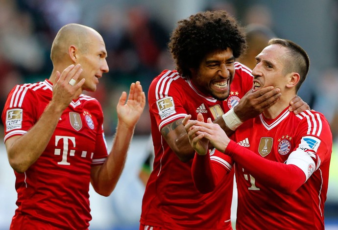 ribery dante robben bayern munique x Wolfsburg  (Foto: Reuters)