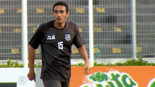 Tiago Alves, zagueiro da Ponte Preta (Foto: Carlos Velardi / EPTV) Tiago Alves, zagueiro da Ponte Preta (Foto: Carlos Velardi / EPTV)