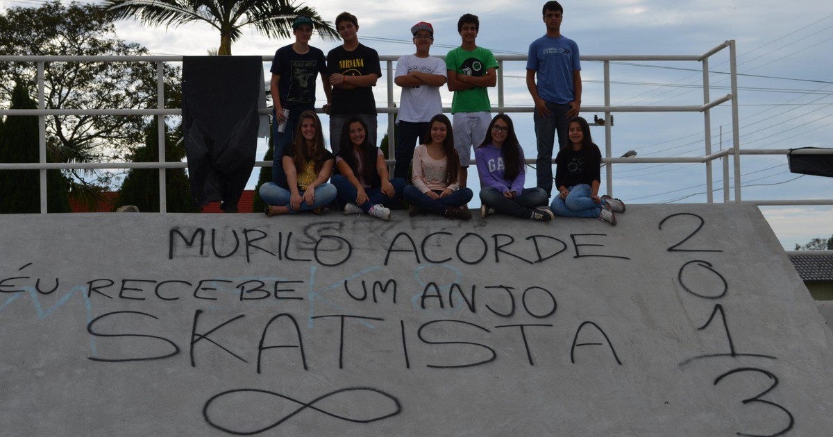 G1 Amigos prestam homenagem a skatista morto em Lauro Müller, SC notícias em Santa Catarina