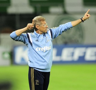 Com Oswaldo sob pressão, elenco do Palmeiras busca dividir culpa