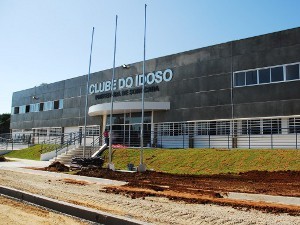 Clube do Idoso fica em área de fácil acesso, ao lado do rio Sorocaba (Foto: Emerson Ferraz/Divulgação)