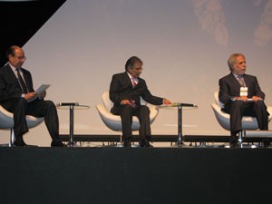 Roberto Civita, ministro Carlos Ayres Britto e Gilberto Leifert (da esq. para a dir.), participaram de debate (Foto: Gabriela Gasparin/G1)
