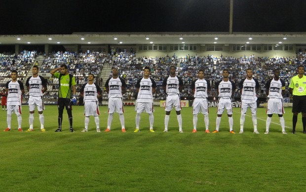 Corinthians-AL venceu o CSA por 4 a 2 no Rei Pelé (Foto: Caio Lorena / Globoesporte.com)