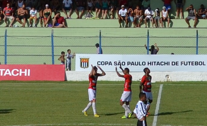 Comemoração Comercial x Portuguesa Copinha (Foto: Filipe Rodrigues)
