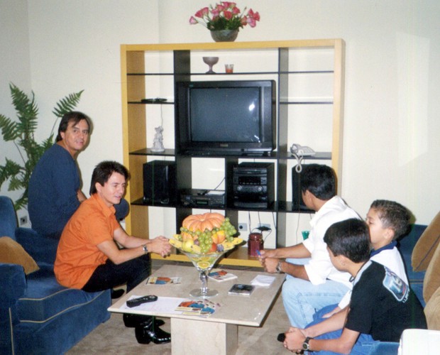 O primeiro encontro aconteceu em uma camarim antes da gravação de um DVD da dupla (Foto: Arquivo Pessoal)