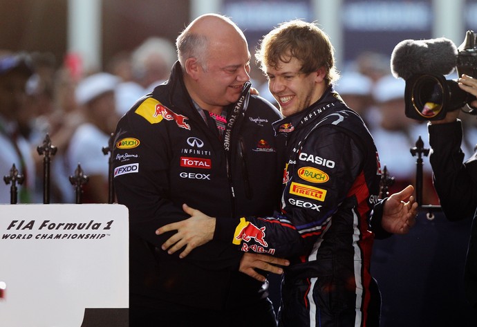 Rob Marshall com Sebastian Vettel no GP da Austrália de 2011 (Foto: Getty Images)