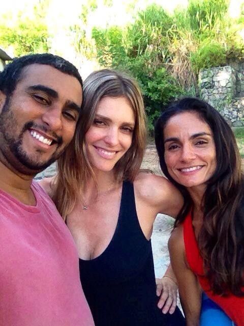 Fernanda Lima na aula de ioga (Foto: Facebook / Reprodução)