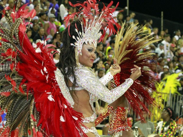 Desfile da União da Vila do IAPI representou a juventude no samba-enredo (Foto: Ivo Gonçalves, divulgação/PMPA)