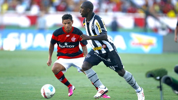 Seedorf no jogo do Botafogo contra o Flamengo (Foto: Jorge William / Ag. O Globo)