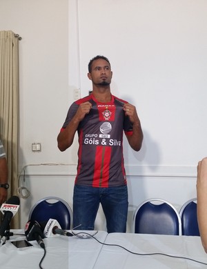 Goleiro Bruno Fernandes é apresentado no Boa Esporte (Foto: Régis Melo)