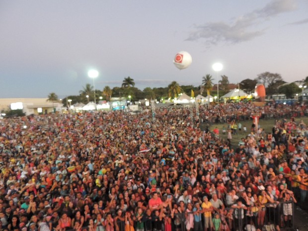 Publico lotou o Parque de Exposições João Alencar Athayde para ver show dos palhaços Patati e Patata. (Foto: Fredson Souza)