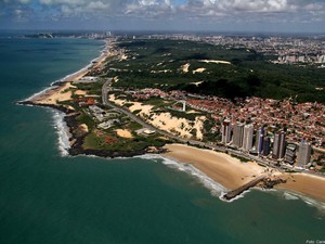 Vista aérea da Praia de Areia Preta, em Natal (Foto: Canindé Soares/Cedida)