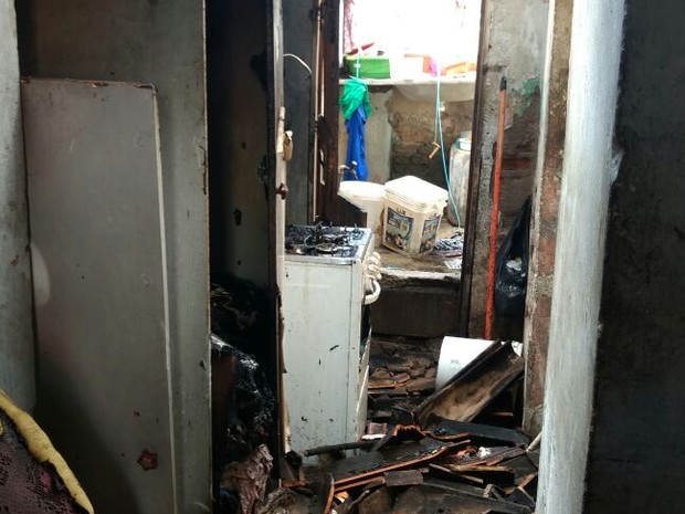 Incêndio aconteceu em residência no bairro Centenário (Foto: Corpo de Bombeiros)