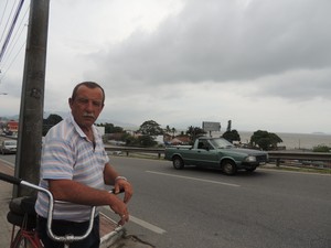 Ademir Abílio, 56, diz já ter presenciado vários acidentes: 'Já vi morrerem uns oito'. (Foto: Joana Caldas/G1RS)