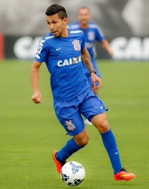 Petros vê Timão com chances de título: 