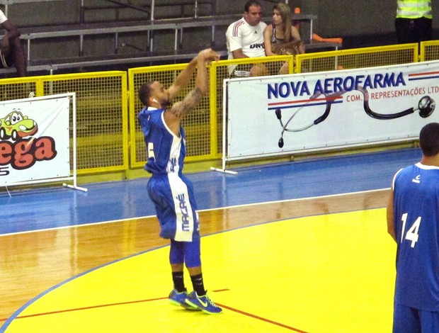 Jamaal Flamengo e Macae (Foto: Fabio Leme)