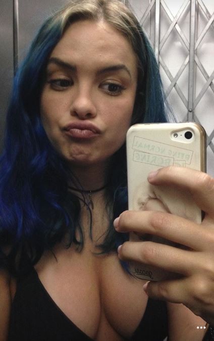Lua Blanco pintou o cabelo de azul para fazer filme gay (Foto: Reprodução do Instagram)
