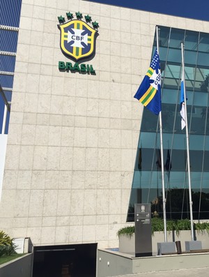 Sede da CBF sem o nome de Marin (Foto: Cahê Mota)