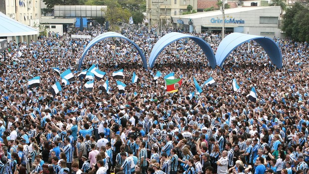 Torcida do Grêmio no Olimpico (Foto: Wesley Santos / Agência Estado)