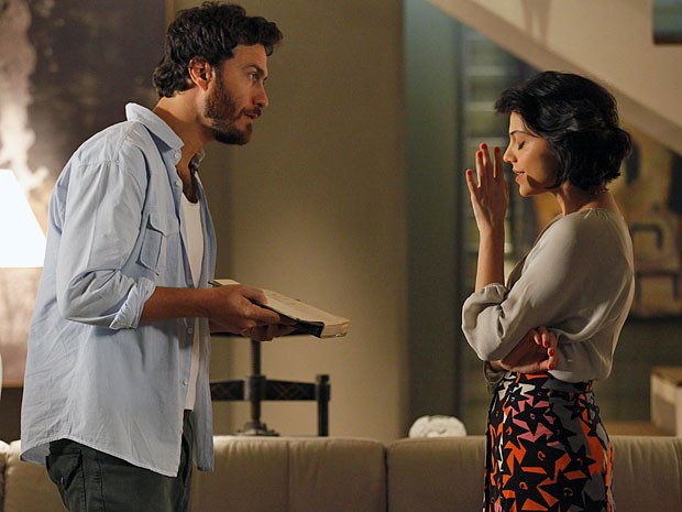 Miriam e Rodrigo rompem relações (Foto: Amor Eterno Amor/TV Globo) Miriam e Rodrigo rompem relações (Foto: Amor Eterno Amor/TV Globo)