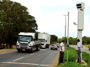 redutores de velocidade instalados no km 10.1 e 14.8 da BR-135 passam a funcionar efetivamente sexta-feira (Foto: Dnit/Divulgação)