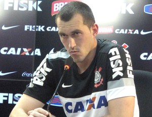 Walter é operado e fica fora do Corinthians por até três semanas