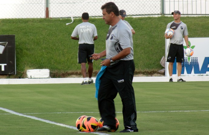 Zé Teodoro, técnico do ABC (Foto: Jocaff Souza)