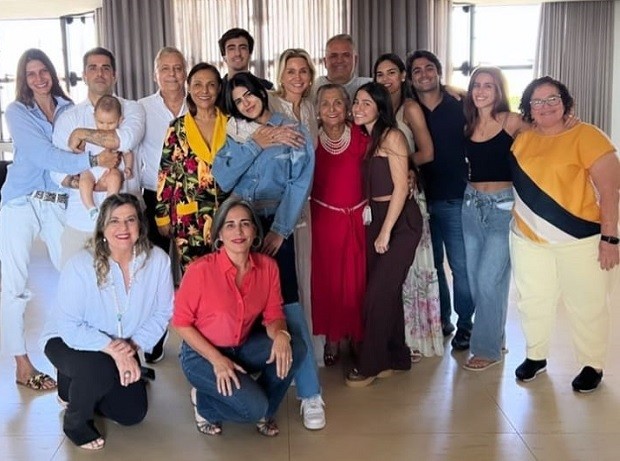 Gloria Pires e Orlando Morais reúnem família no aniversário de Dona Odícia Morais (Foto: Reprodução/Instagram)