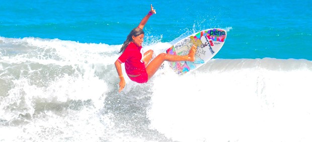 Larissa dos Santos, surfista cearense (Foto: Kakaw Souto/Fala Surf)